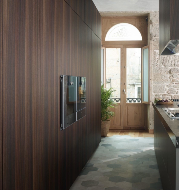 COCINA CON ISLA, MESA Y APARADOR - Dimode