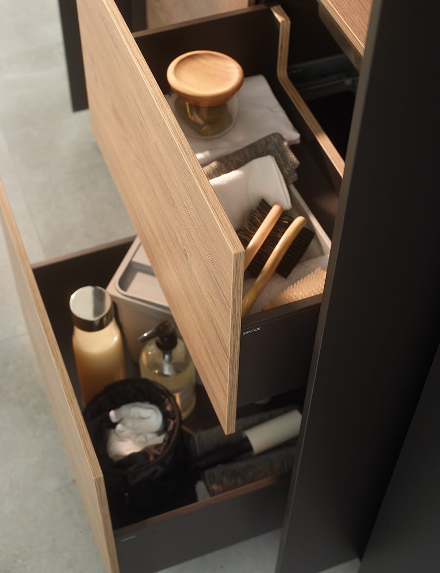 Mueble con varios cajones de almacenamiento para cocina y lavanderia con frente de color madera