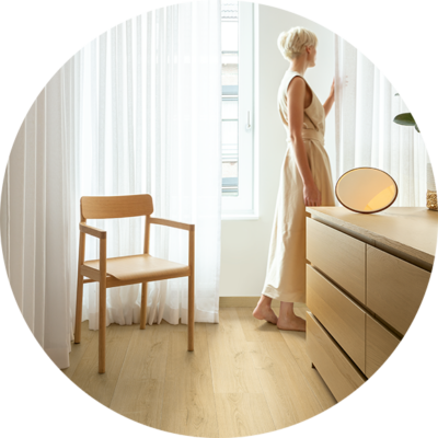 Suelo laminado en Gandía con diseño atemporal inspirado en la moda y el arte