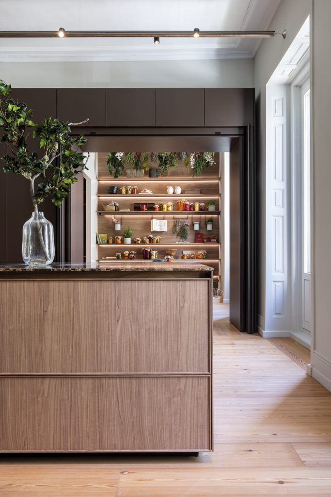 Cocina Santos gris con isla en tienda de muebles Dimode Gandía